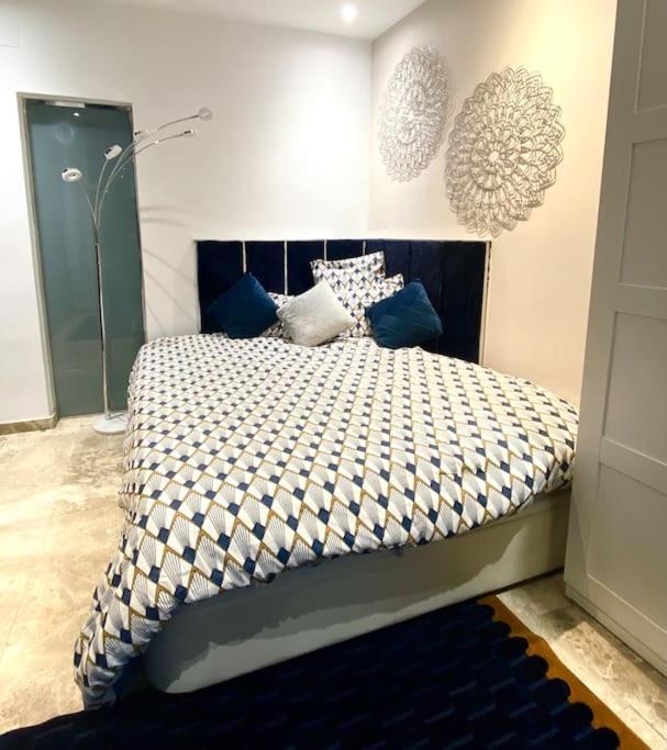 Piso De Diseno Junto Teatro Real Appartement Madrid Buitenkant foto